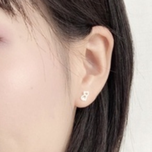 FLASHSALE Sitting Pretty Kitty Cat Outline Earring - Picture 8 of 8